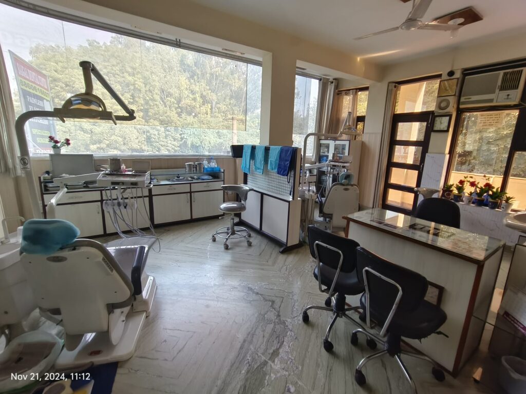 Dentist in Paschim Vihar